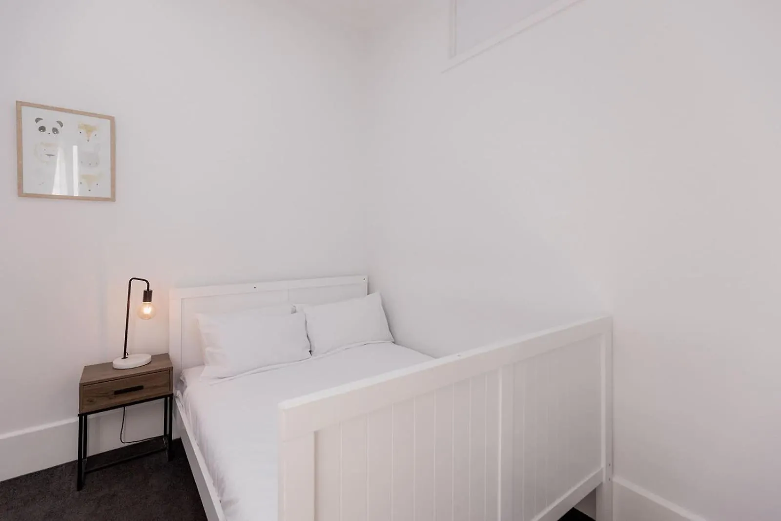 3 Bedroom Spacious Inner-City Pad With Car Park Hobart Australia