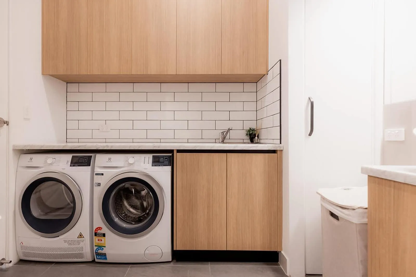 3 Bedroom Spacious Inner-City Pad With Car Park Hobart 0*,  Australia