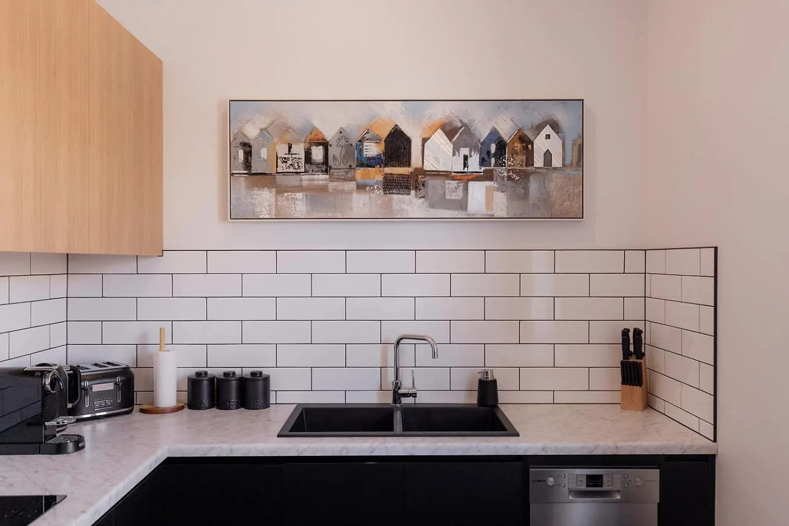 3 Bedroom Spacious Inner-City Pad With Car Park Hobart 0*,